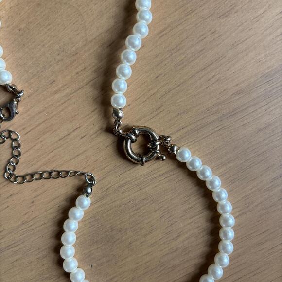 Retro Pearl Beaded Bracelet with Clasp Center Design - Picture 5 of 8